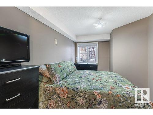 213 530 Watt Boulevard Sw, Edmonton, AB - Indoor Photo Showing Bedroom