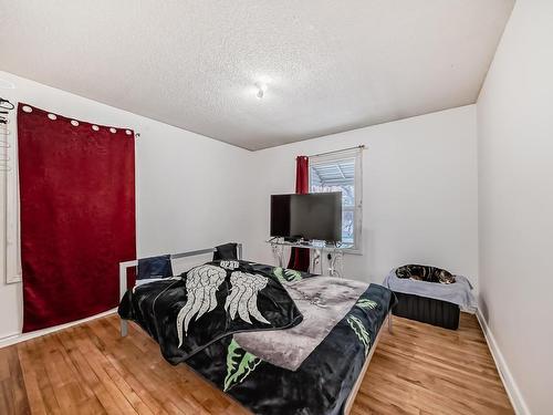 11538 90 Street Nw, Edmonton, AB - Indoor Photo Showing Bedroom