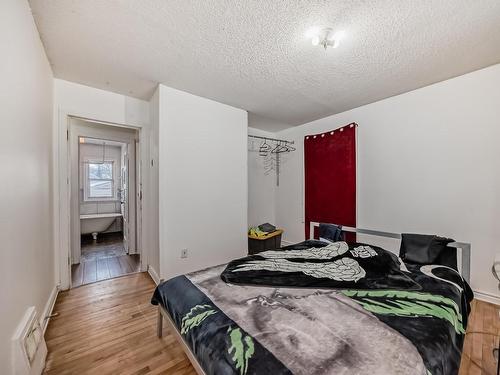 11538 90 Street Nw, Edmonton, AB - Indoor Photo Showing Bedroom