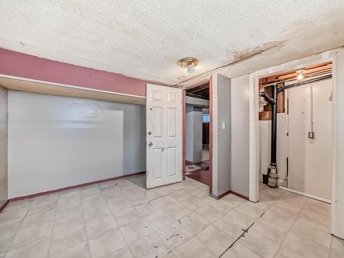 11538 90 Street Nw, Edmonton, AB - Indoor Photo Showing Other Room