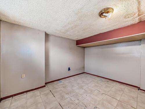 11538 90 Street Nw, Edmonton, AB - Indoor Photo Showing Other Room