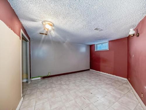 11538 90 Street Nw, Edmonton, AB - Indoor Photo Showing Other Room