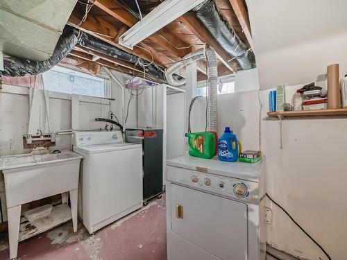 11538 90 Street Nw, Edmonton, AB - Indoor Photo Showing Laundry Room