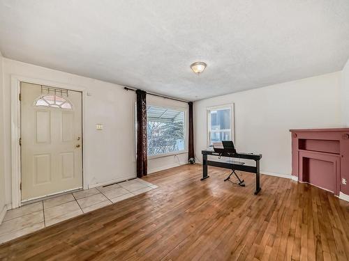 11538 90 Street Nw, Edmonton, AB - Indoor Photo Showing Other Room