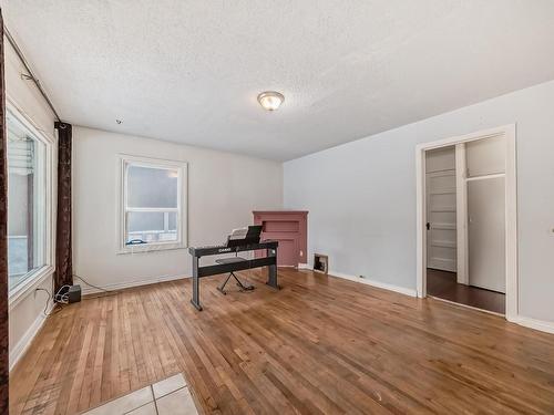 11538 90 Street Nw, Edmonton, AB - Indoor Photo Showing Other Room