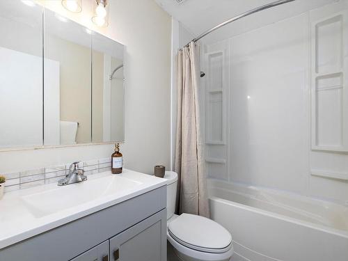 3439 40 Street, Edmonton, AB - Indoor Photo Showing Bathroom