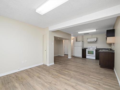 3439 40 Street, Edmonton, AB - Indoor Photo Showing Kitchen