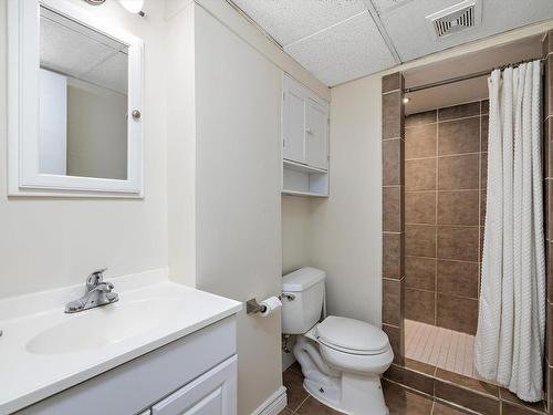 3439 40 Street, Edmonton, AB - Indoor Photo Showing Bathroom