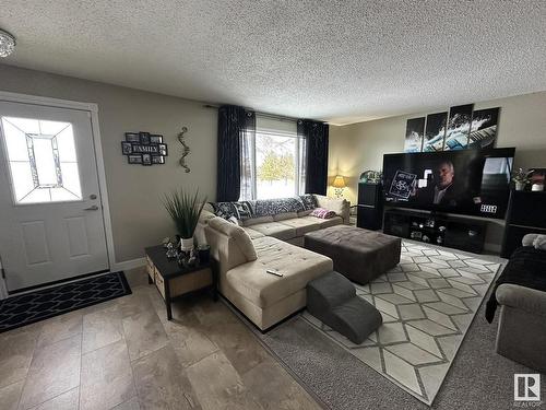 4703 53 Avenue, Smoky Lake Town, AB - Indoor Photo Showing Living Room