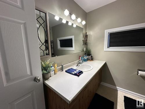 4703 53 Avenue, Smoky Lake Town, AB - Indoor Photo Showing Bathroom