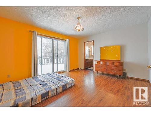 8416 150 Avenue, Edmonton, AB - Indoor Photo Showing Bedroom