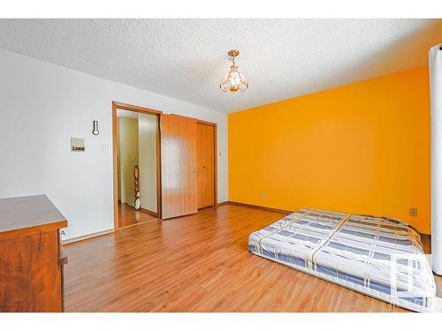 8416 150 Avenue, Edmonton, AB - Indoor Photo Showing Bedroom