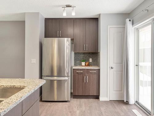 15 4050 Savaryn Drive, Edmonton, AB - Indoor Photo Showing Kitchen