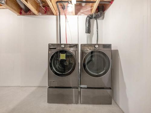 15 4050 Savaryn Drive, Edmonton, AB - Indoor Photo Showing Laundry Room