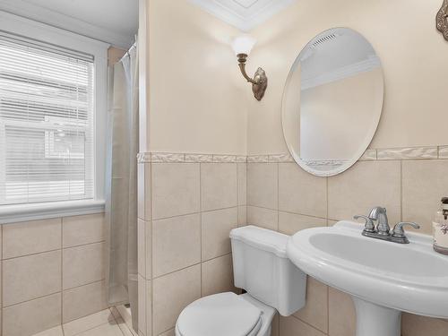 7314 Ada Boulevard, Edmonton, AB - Indoor Photo Showing Bathroom