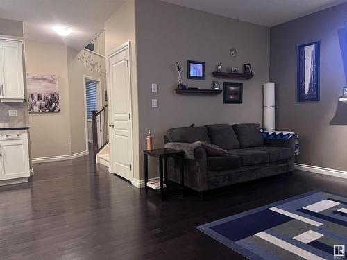 4010 Charles Place Sw, Edmonton, AB - Indoor Photo Showing Living Room