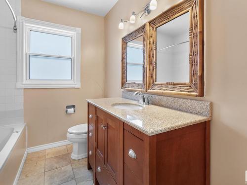 13823 90 Avenue, Edmonton, AB - Indoor Photo Showing Bathroom