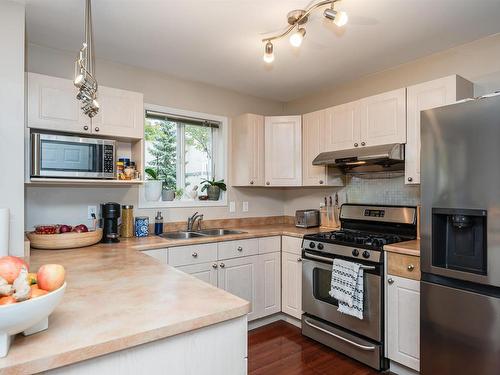 10516 108 Avenue, Edmonton, AB - Indoor Photo Showing Kitchen With Double Sink