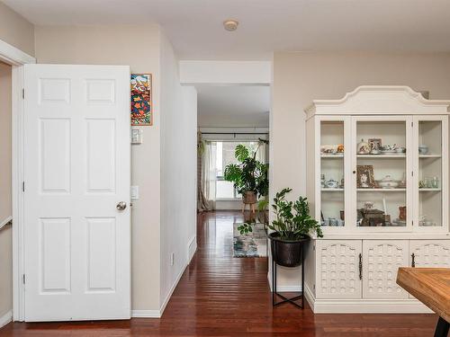 10516 108 Avenue, Edmonton, AB - Indoor Photo Showing Other Room