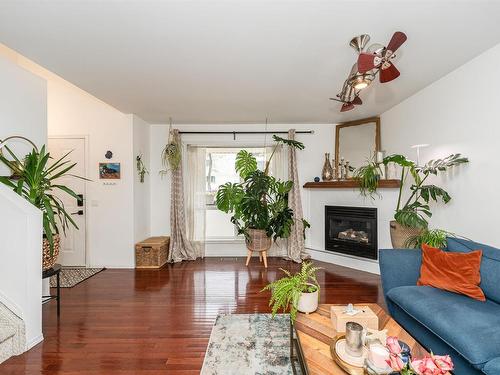 10516 108 Avenue, Edmonton, AB - Indoor Photo Showing Living Room With Fireplace