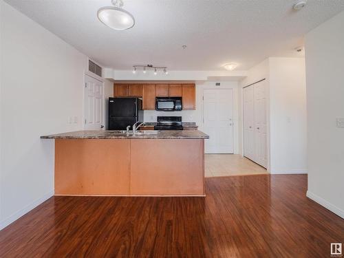 301 6925 199 Street, Edmonton, AB - Indoor Photo Showing Kitchen