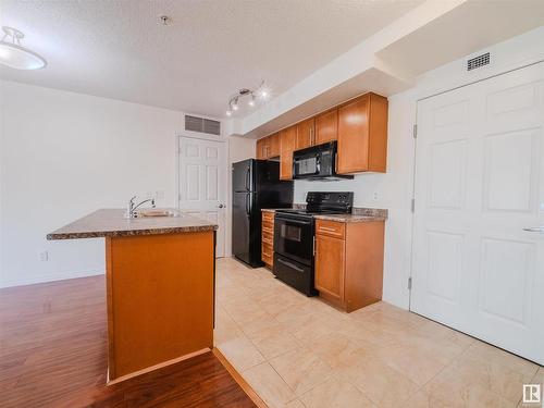 301 6925 199 Street, Edmonton, AB - Indoor Photo Showing Kitchen