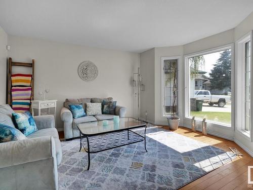 24 Parkhill Crescent, Wetaskiwin, AB - Indoor Photo Showing Living Room