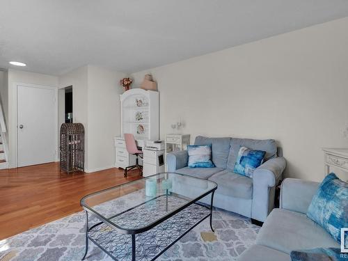 24 Parkhill Crescent, Wetaskiwin, AB - Indoor Photo Showing Living Room