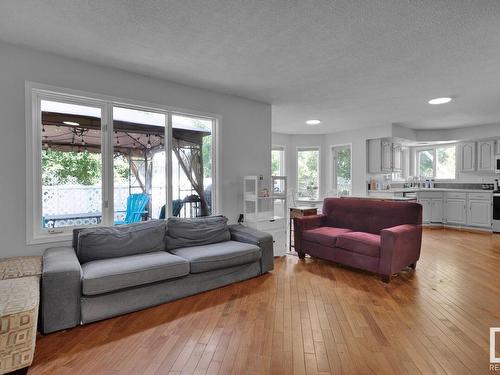 24 Parkhill Crescent, Wetaskiwin, AB - Indoor Photo Showing Living Room