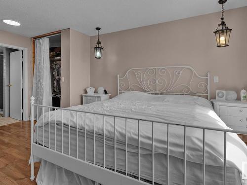 24 Parkhill Crescent, Wetaskiwin, AB - Indoor Photo Showing Bedroom