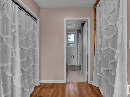 24 Parkhill Crescent, Wetaskiwin, AB - Indoor Photo Showing Bathroom