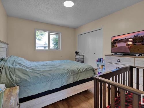 24 Parkhill Crescent, Wetaskiwin, AB - Indoor Photo Showing Bedroom