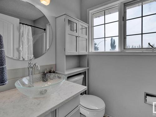 24 Parkhill Crescent, Wetaskiwin, AB - Indoor Photo Showing Bathroom