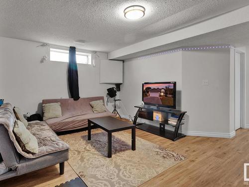 24 Parkhill Crescent, Wetaskiwin, AB - Indoor Photo Showing Living Room