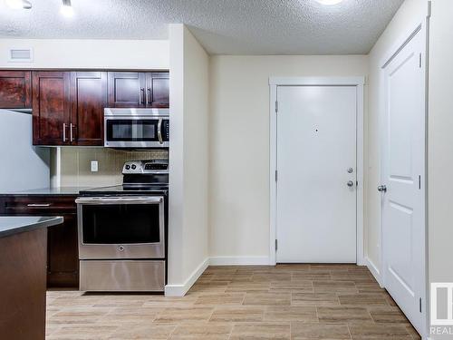 204 5816 Mullen Place, Edmonton, AB - Indoor Photo Showing Kitchen