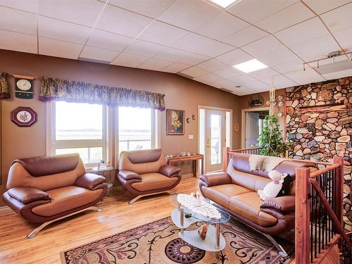 24001 Twp Rd 604, Rural Westlock County, AB - Indoor Photo Showing Living Room