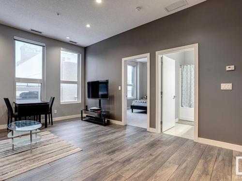 403 10238 103 Street, Edmonton, AB - Indoor