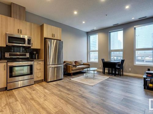 403 10238 103 Street, Edmonton, AB - Indoor Photo Showing Kitchen With Stainless Steel Kitchen