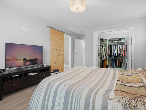 9863 73 Avenue, Edmonton, AB - Indoor Photo Showing Bedroom