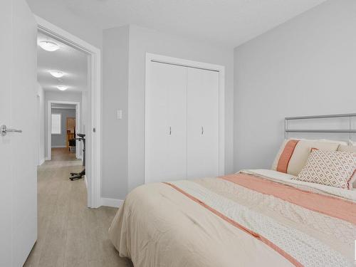 9863 73 Avenue, Edmonton, AB - Indoor Photo Showing Bedroom