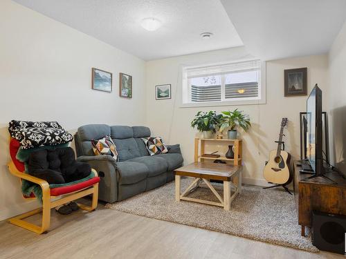 9863 73 Avenue, Edmonton, AB - Indoor