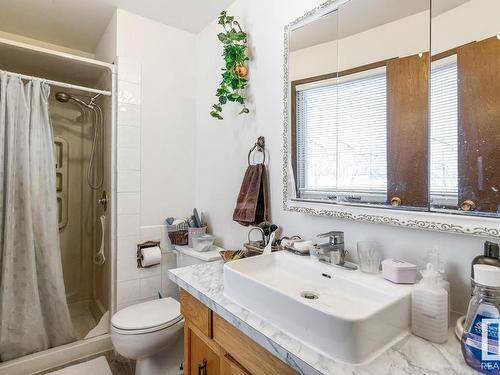 532077 Rr180, Rural Lamont County, AB - Indoor Photo Showing Bathroom