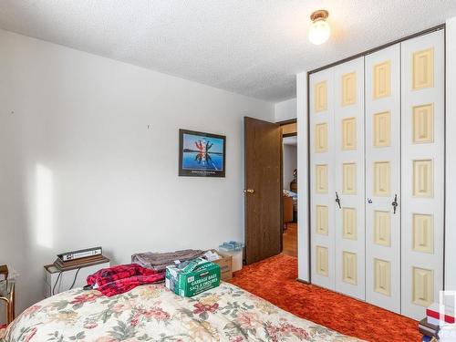 532077 Rr180, Rural Lamont County, AB - Indoor Photo Showing Bedroom