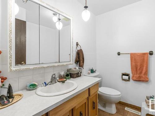 532077 Rr180, Rural Lamont County, AB - Indoor Photo Showing Bathroom