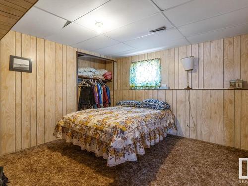 532077 Rr180, Rural Lamont County, AB - Indoor Photo Showing Bedroom