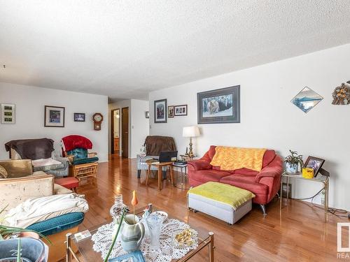 532077 Rr180, Rural Lamont County, AB - Indoor Photo Showing Living Room