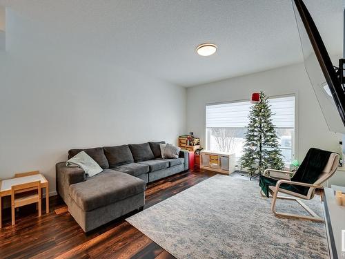 34 Brunswyck Crescent, Spruce Grove, AB - Indoor Photo Showing Living Room