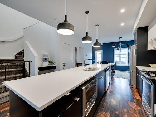 34 Brunswyck Crescent, Spruce Grove, AB - Indoor Photo Showing Kitchen With Double Sink With Upgraded Kitchen