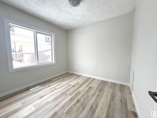 7424 81 Avenue, Edmonton, AB - Indoor Photo Showing Other Room