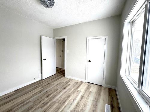 7424 81 Avenue, Edmonton, AB - Indoor Photo Showing Other Room